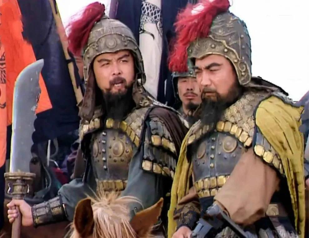 想到三国演员一段故事，文丑率军追击曹军，曹操命令众军尽弃衣甲兵器，旗帜辎重，马匹