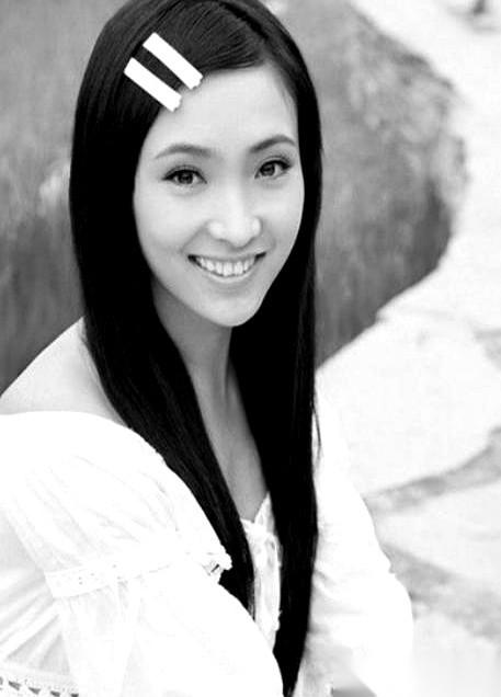 “这女人真的太狠了，我没办法。”
2012年2月28日，富商周成海对着电话吼出这