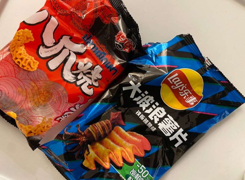 小哥哥投喂的人粮又吃了两包 快吃没了