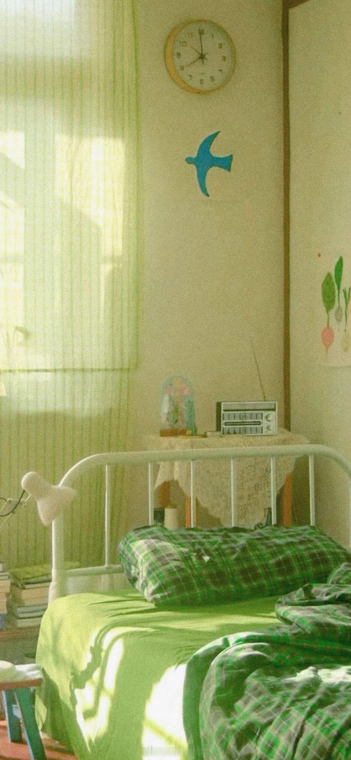 “时间改变了我们所有人，它在飞驰，却放慢了我们的速度”。——《鱼没有脚》晚安