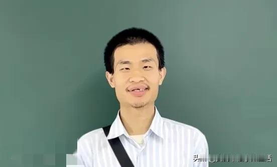 韦东奕不愧是举世无双、独步天下的“神”，短短两天，粉丝量以迅雷不及掩耳之势，以独