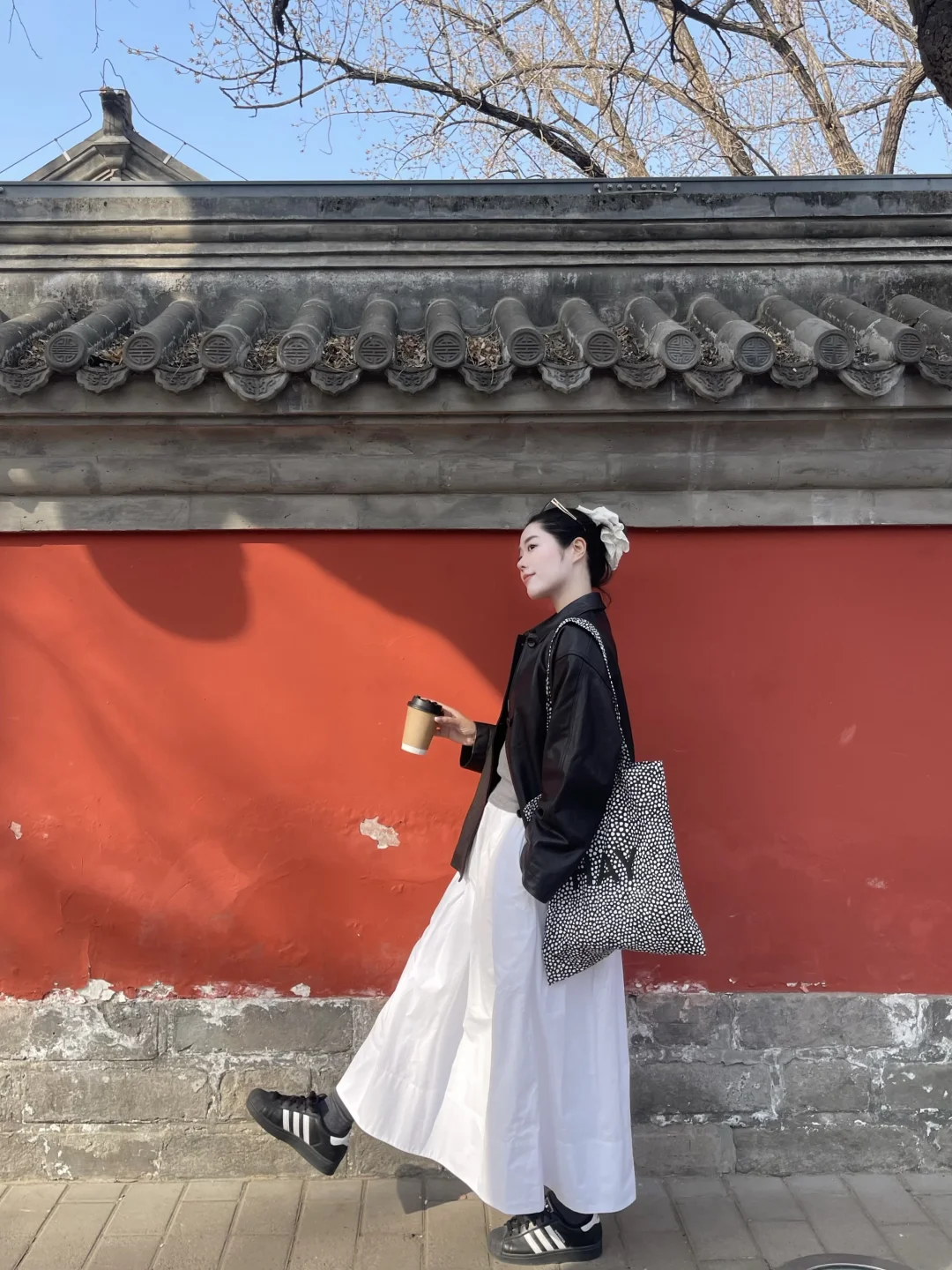 早春穿穿皮衣➕小白裙🤍🐾