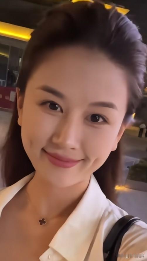 真正能长久让男人放不下、彻底着迷的，从来不是只会撒娇讨好、一味迁就对方的女人。