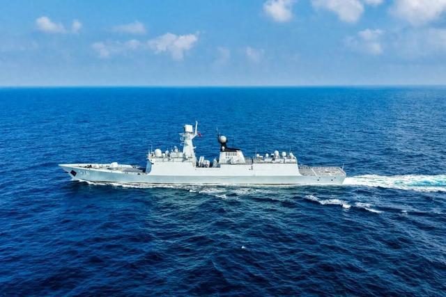 中国海军的战舰，堵在霍尔木兹海峡门口，溜达了整整一周时间！

4月初北阿拉伯海刚