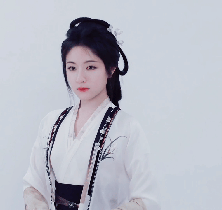 网友热议：李兰迪的颜值，在内娱算得上美女吗？ ​​​