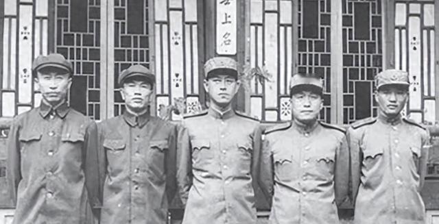 在1956年的朝鲜，一场政治风暴悄然酝酿，最终以“八月宗派事件”之名载入史册。这