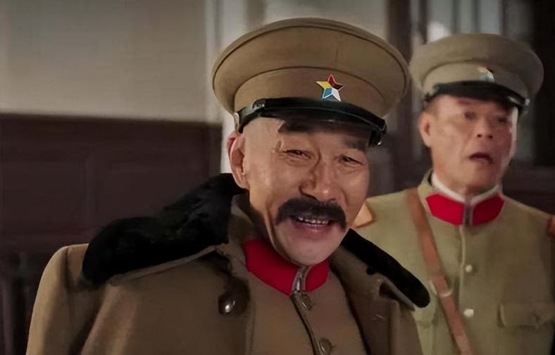 杨虎城和张学良差距有多大？年龄差7岁，兵力差一倍 ，江湖地位差两段

杨虎城和张