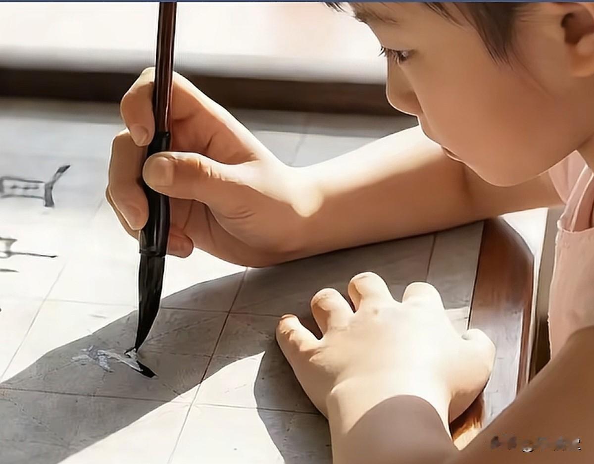 书法小白必看！5招快速提升线条力度 ✍️
 
写字线条没力度，看起来软趴趴没精神