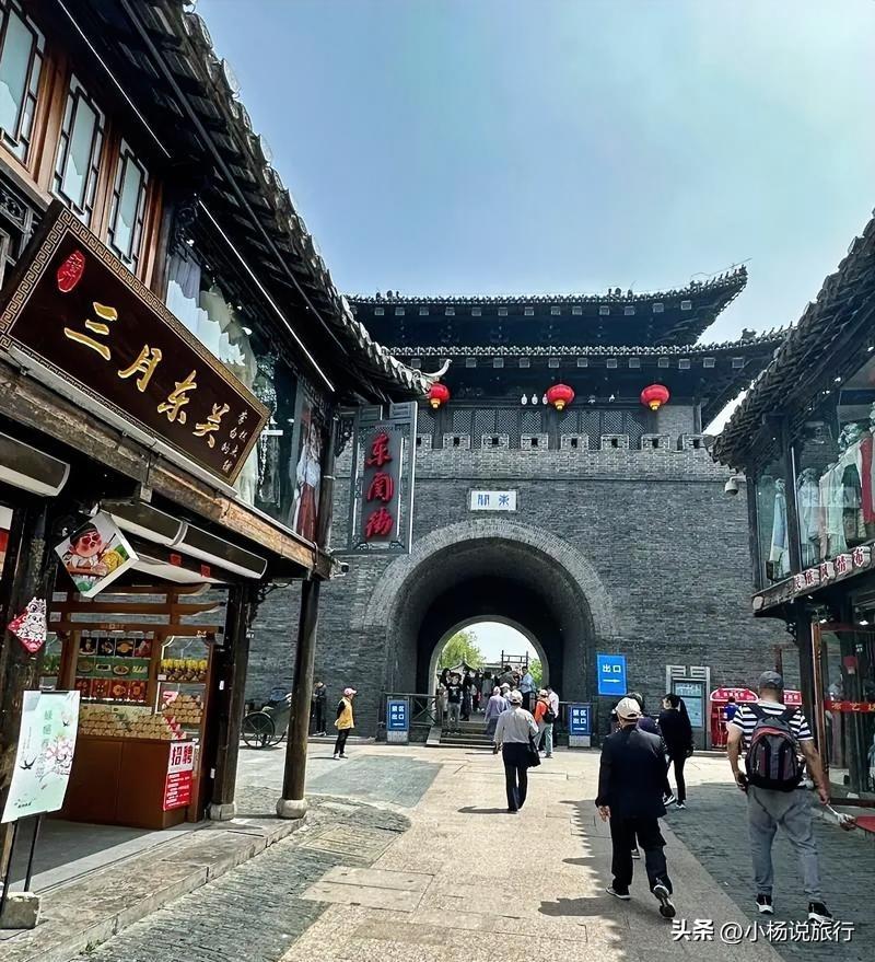 世界上只有扬州才有的十大免费景点，你去过几个？

1. 东关街：千年老街，青石板