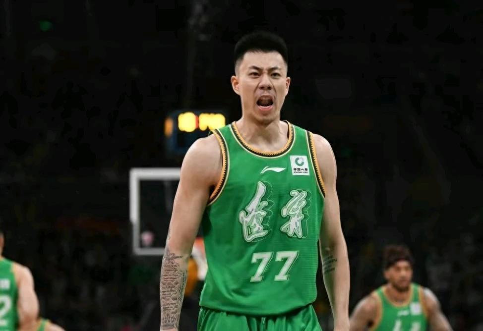 严惩张镇麟！球迷：中国篮球姓王吗？暴扣后推人还骂人，败光人品，张镇麟身为国家球队