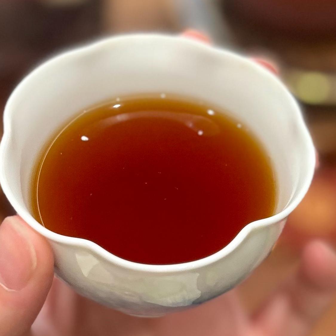 有啥喝啥，喝茶不是为了和自己较真，也不是为了给茶考级颁奖。有时候说是喝茶，不就是