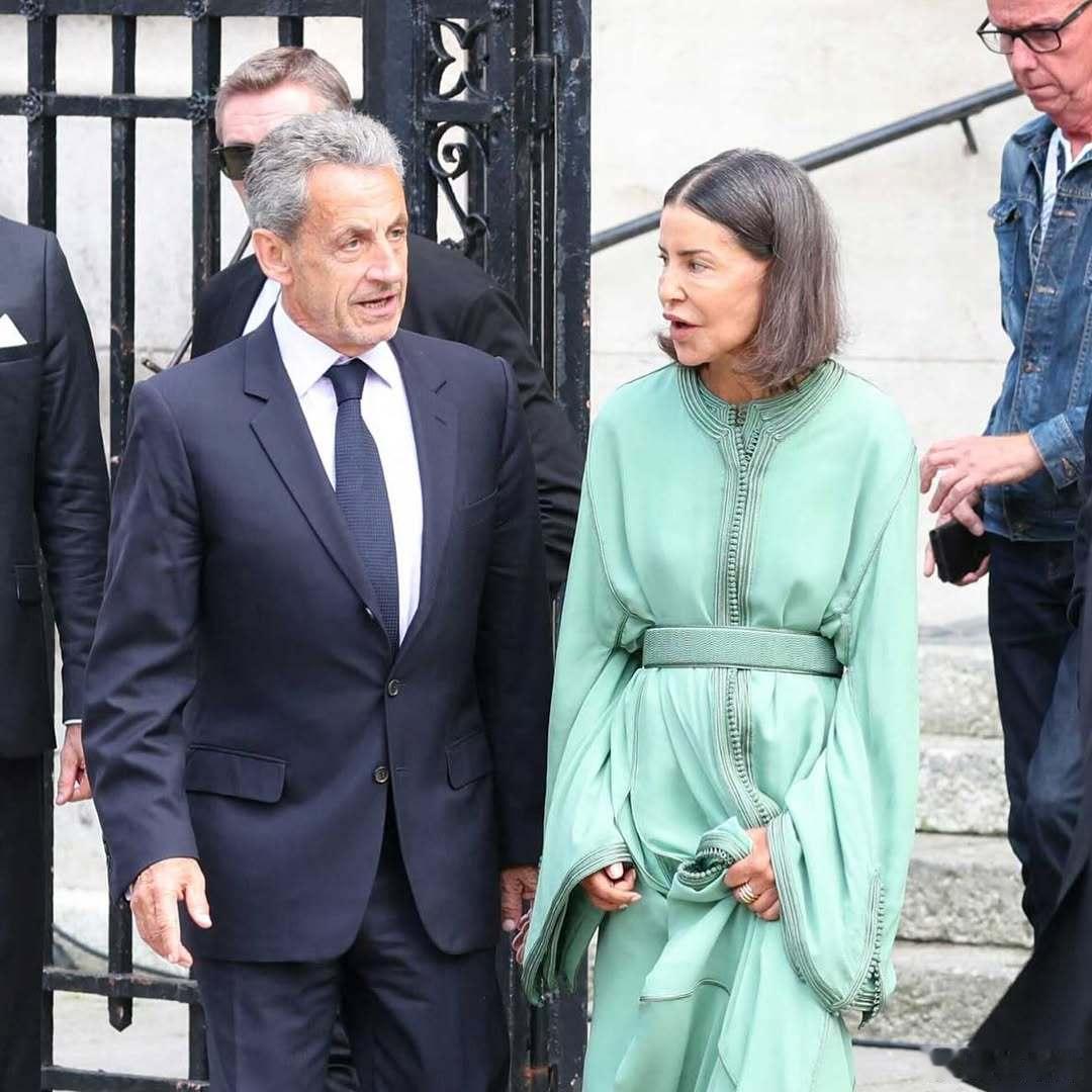 摩洛哥王室 🇲🇦6月12日，拉拉·梅丽穆公主代表摩洛哥王室在法国巴黎圣克洛蒂