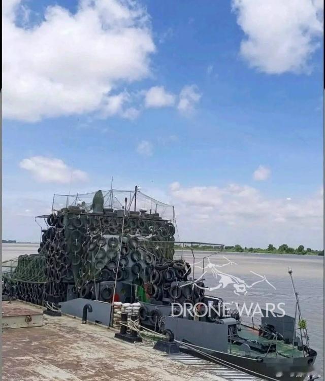 缅甸借鉴了俄罗斯使用汽车轮胎保护军事装备免受无人机袭击的经验。 