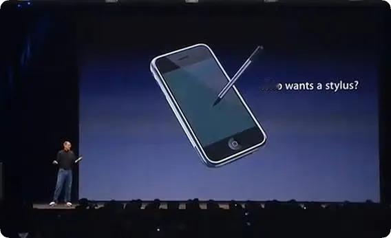 乔布斯：Who wants a stylus?iPhone Duo：me me 