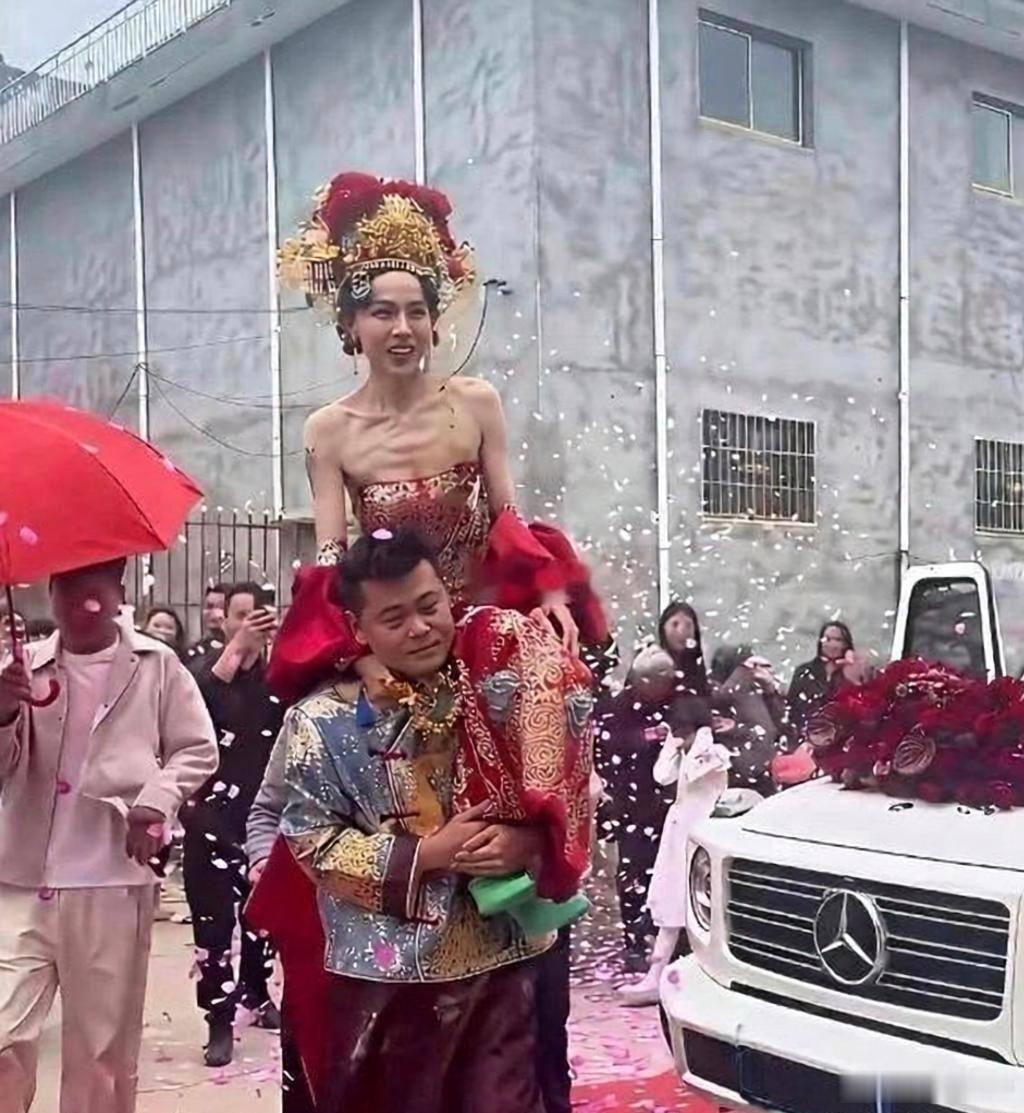 这是我见过最瘦的新娘，没有之一。 