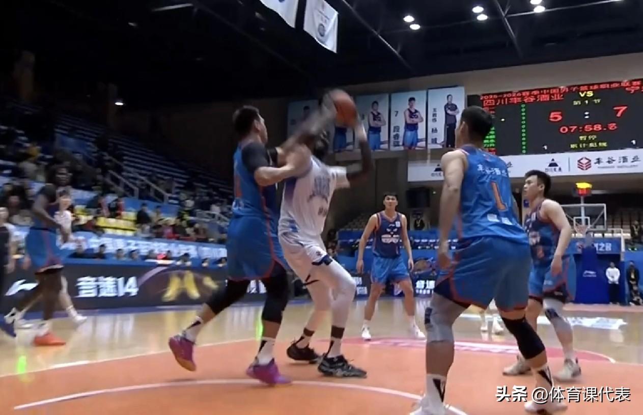 27连败必不可免？四川男篮半场落后宁波16分！北京时间2026年3月19日，CB