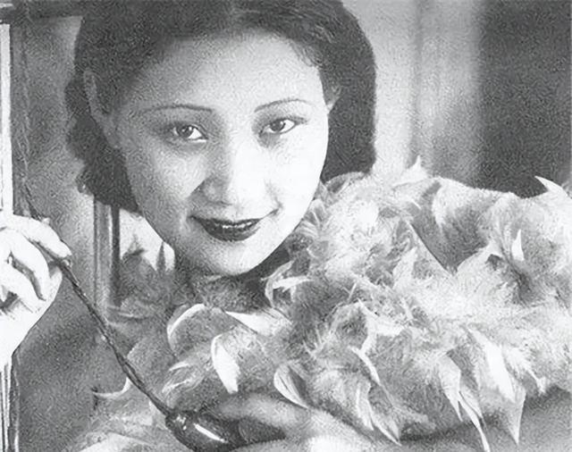 军统艳谍向影心：与毛人凤生8个子女，却被丈夫无情送进精神病院

“我没病！这是阴