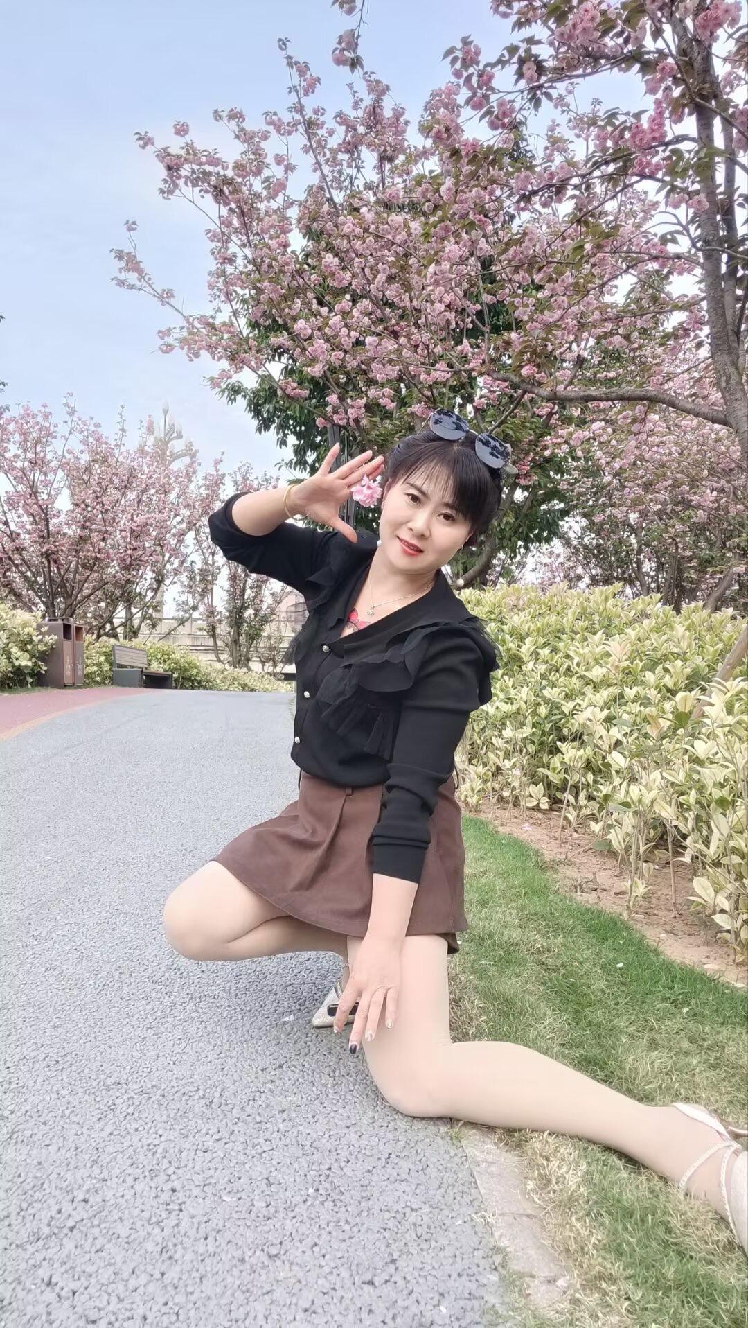 遇人如遇花，无需太多，开在心上，一朵即可