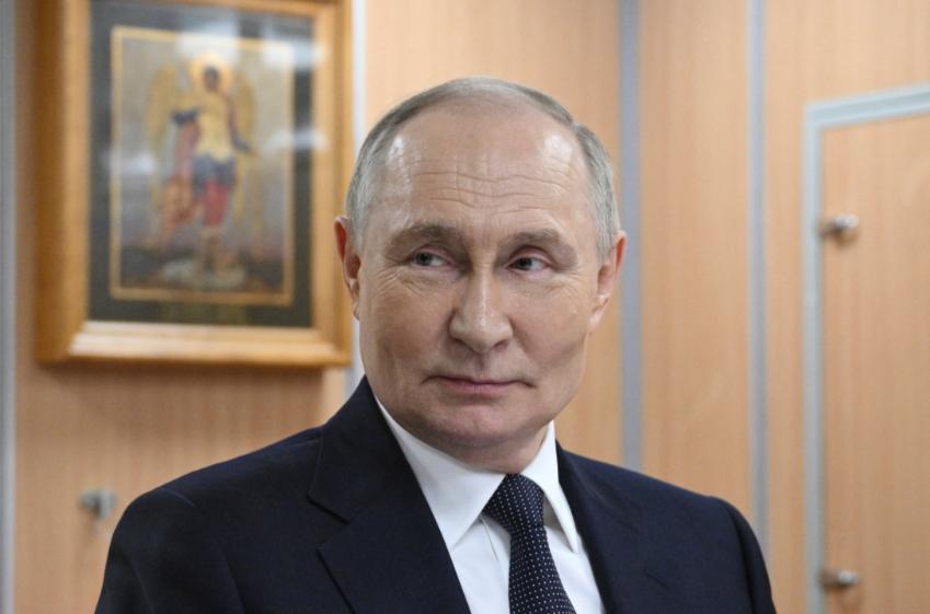 日本现在因为缺油脑子都不灵光了，不仅要购买俄罗斯的石油，还要求俄罗斯必须以日本定