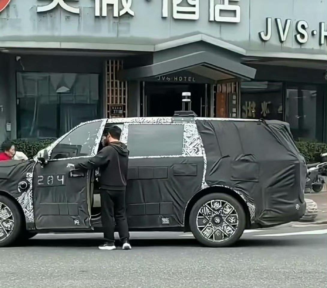 曝小米汽车将推独立子品牌寻天真的假的？坐等官宣