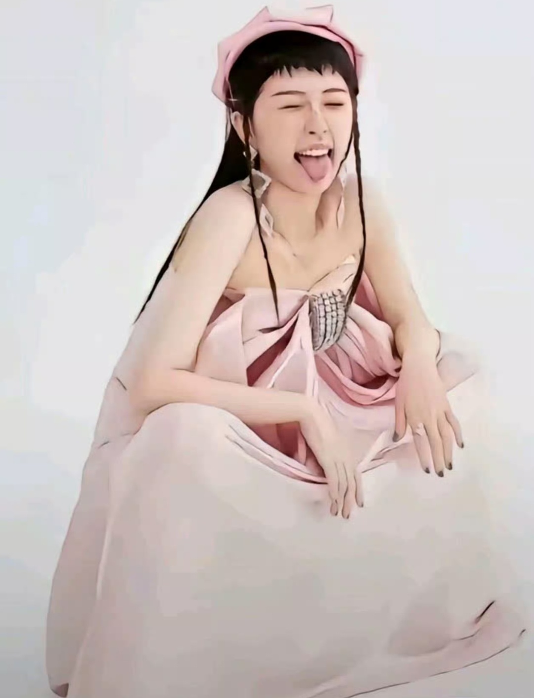 谁能告诉我虞书欣在干什么