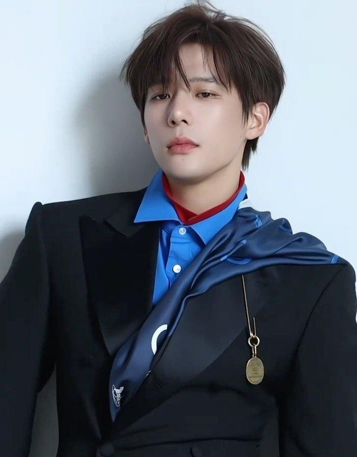 🕰️当镜头遇见少年气，在@AnotherMan中文版 的开季篇章里，@王安宇b