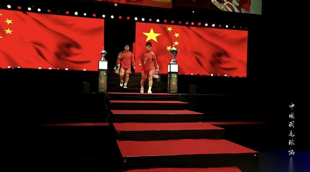 被裁判判了两个发球的圣谭🇨🇳拿下第一局[赞][笑哭]！第二盘一双对阵：刘圣书
