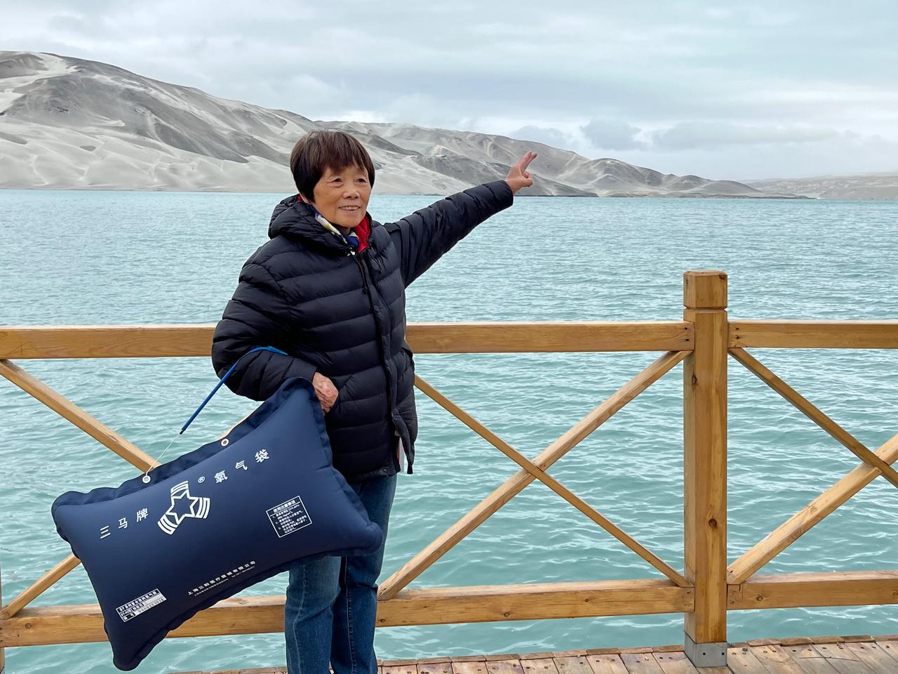 今天发了一个新的视频“白沙山”，视频中我特地放了两张有氧气袋的照片，大家一定很想