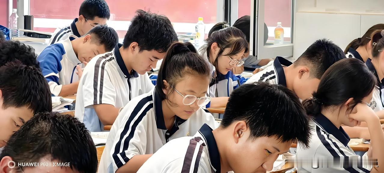 期末考后别只盯分数！90%学生的错题复盘，全是无效自欺
期末考结束后，出现一个极