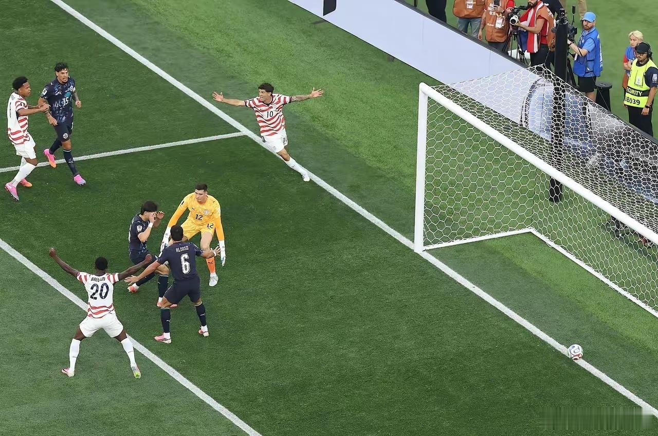 2026世界杯首个乌龙球2026世界杯首个乌龙球诞生！！！美国中前场中路麦肯尼的