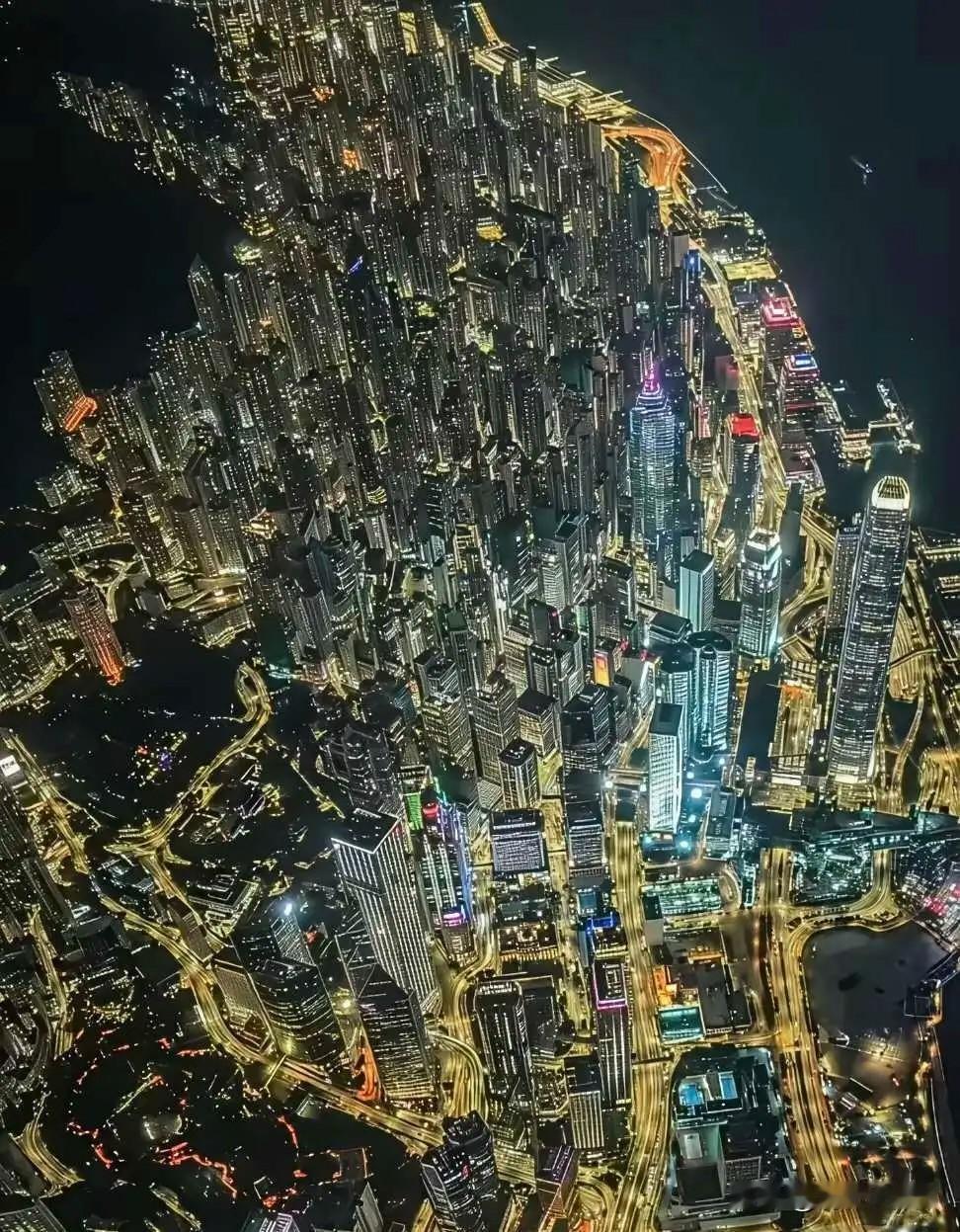 猜猜这是国内哪个城市？
目前国内发达城市很多，比如北京，上海，香港，广州等！图上