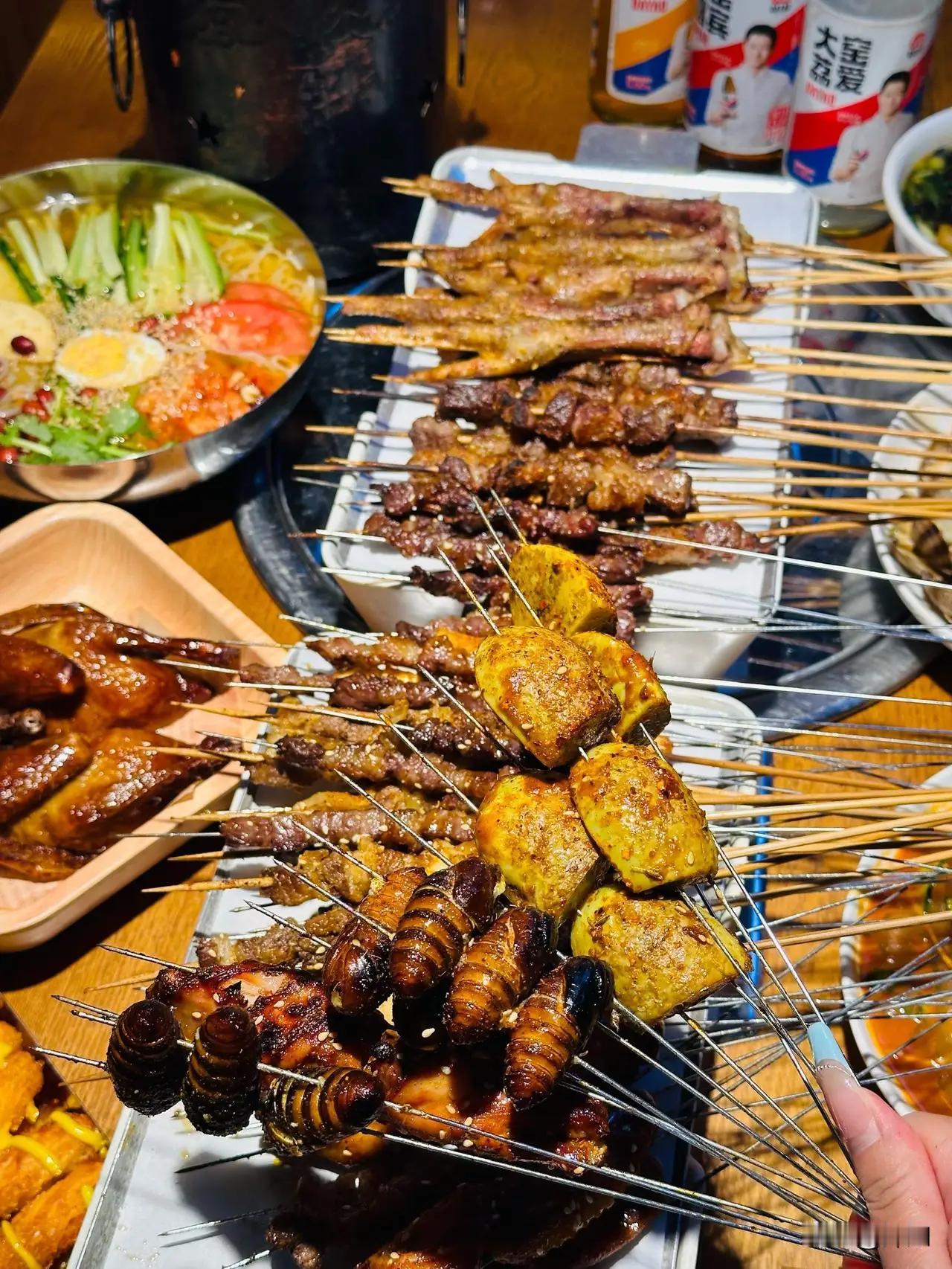 东北烧烤：烟火气里的撸串天花板，你尝过了吗？

说到东北烧烤，那简直是一场味蕾的