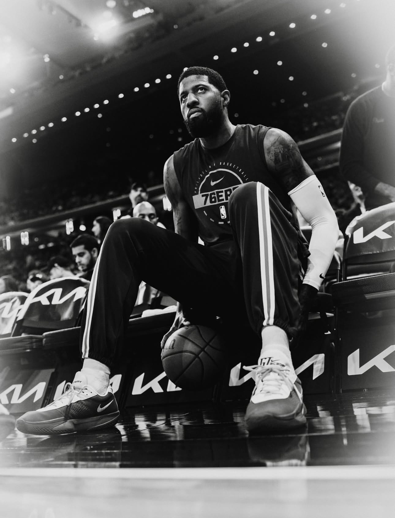 黑白76人剪影⚫️⚪️Images via sixers 