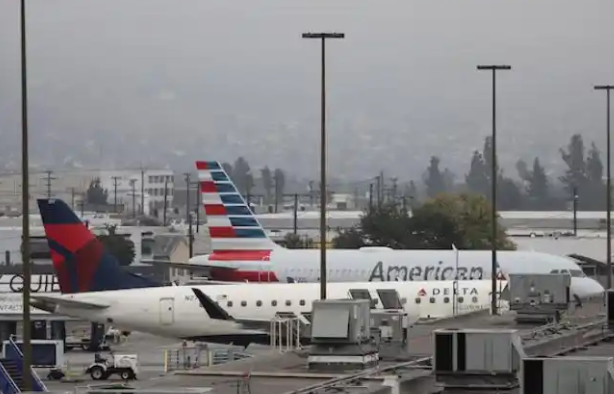 因为联邦政府“停摆”，美国的空中交通管制员们也开始缺勤，这下可捅了大篓子——全美