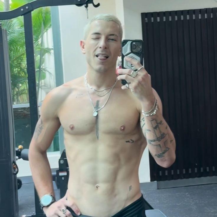 今年春天最想实现的心愿去一次海边。