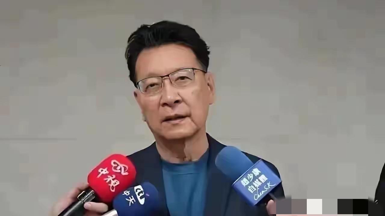 赵少康发现了“新大陆”
​赵少康最近好像发现了一件了不得的事。他发现中国这个社会