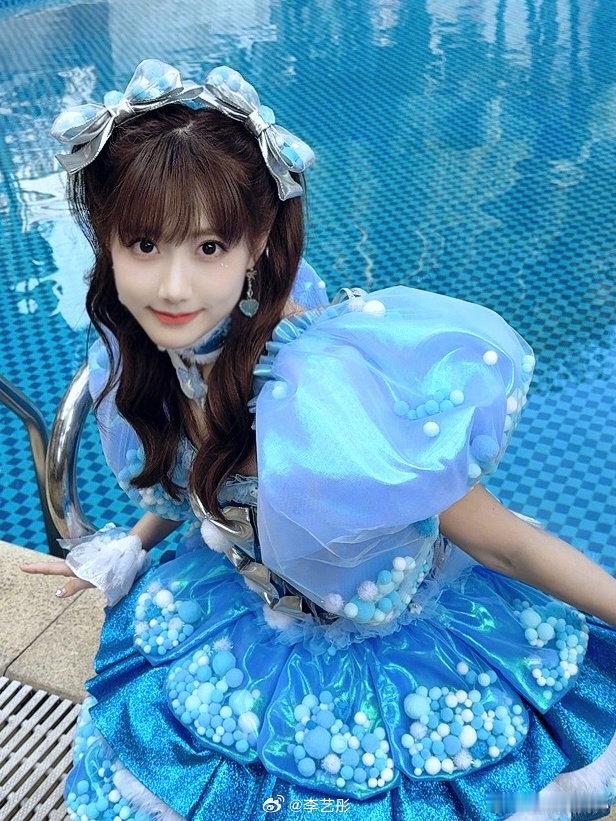 李艺彤菜塑其他姐姐看了李艺彤的蔬菜形容，观众都在笑！祝绪丹像生菜，小辣像胡萝卜，
