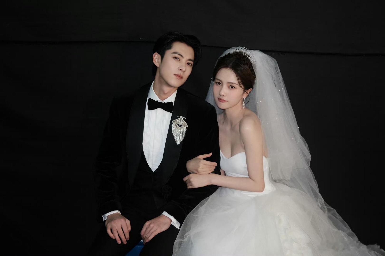 王鹤棣白鹿买菜路透 王鹤棣白鹿亲爱的客栈买菜路透 亲爱的客栈 双向奔赴！王鹤棣白