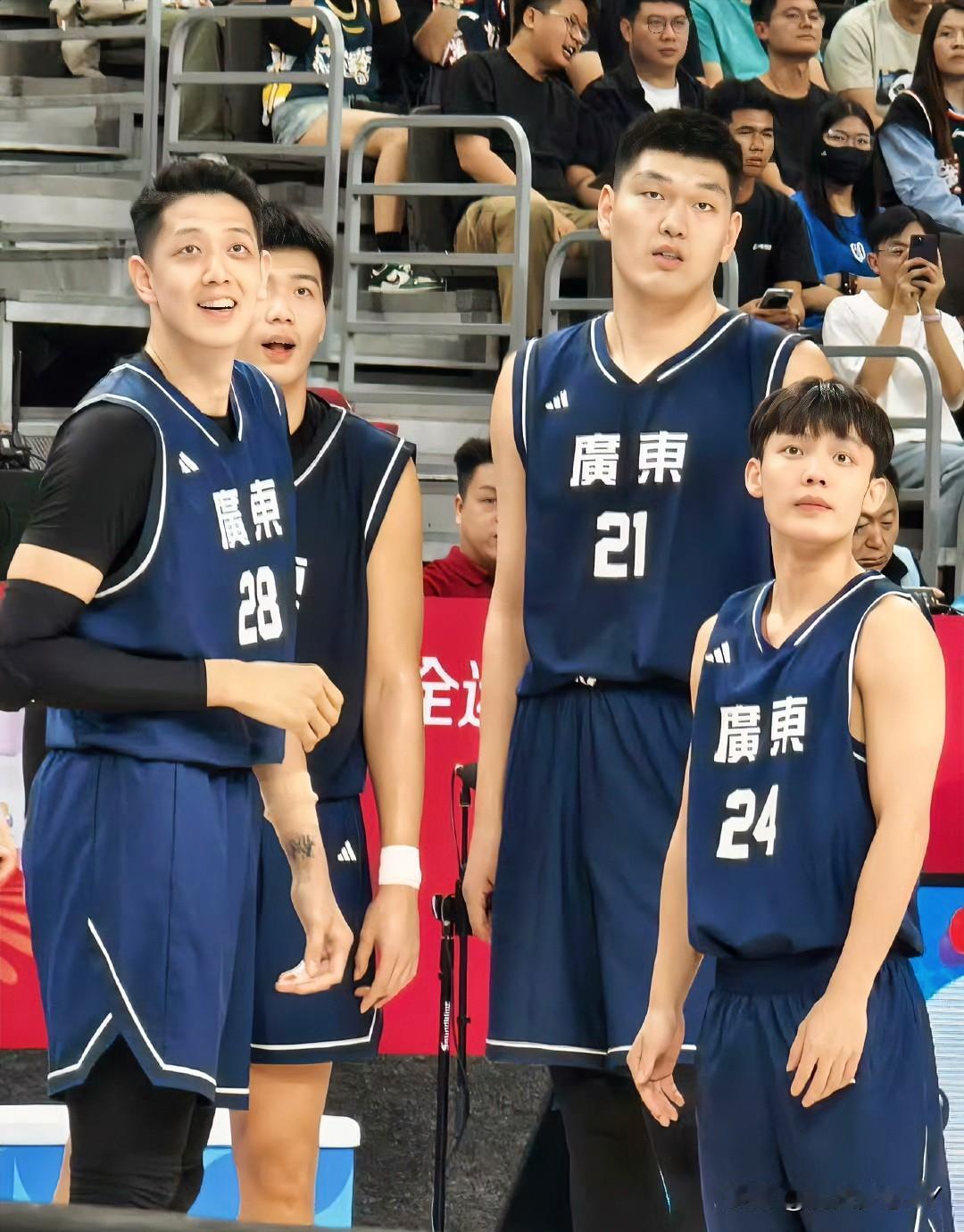 不知道大家发现没有？
广东男篮能赢辽宁男篮，
不仅是因为实力占优，还因为
他们有