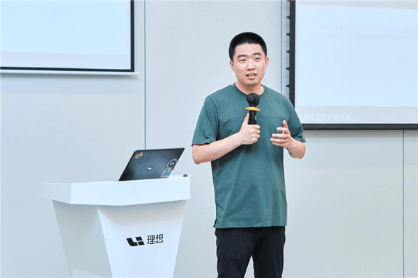 李想承认失误：回归创业模式！自研M100芯片即将落地 