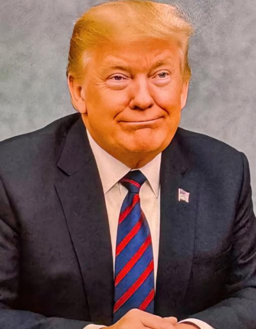 普京意想不到！就连马克龙也意想不到！特朗普居然承认：放弃全球霸权！将调整与中国的