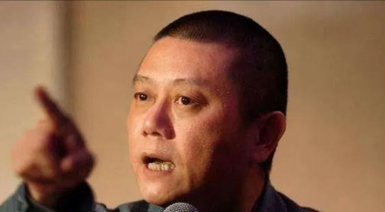 王朔曾经说过，台湾就是一个小岛，你打它干什么？只要把台湾海峡划成战区，台湾上空禁