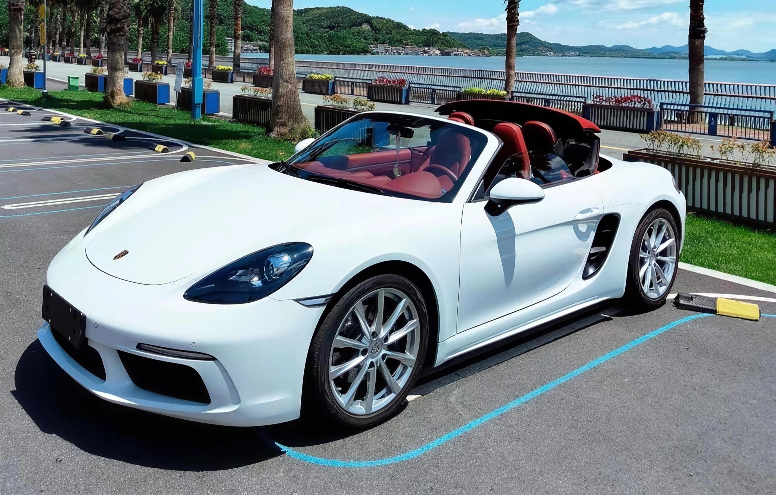 保时捷中国销量再降20%车是好车，但为什么买保时捷的人少了，是因为都转投新能源了