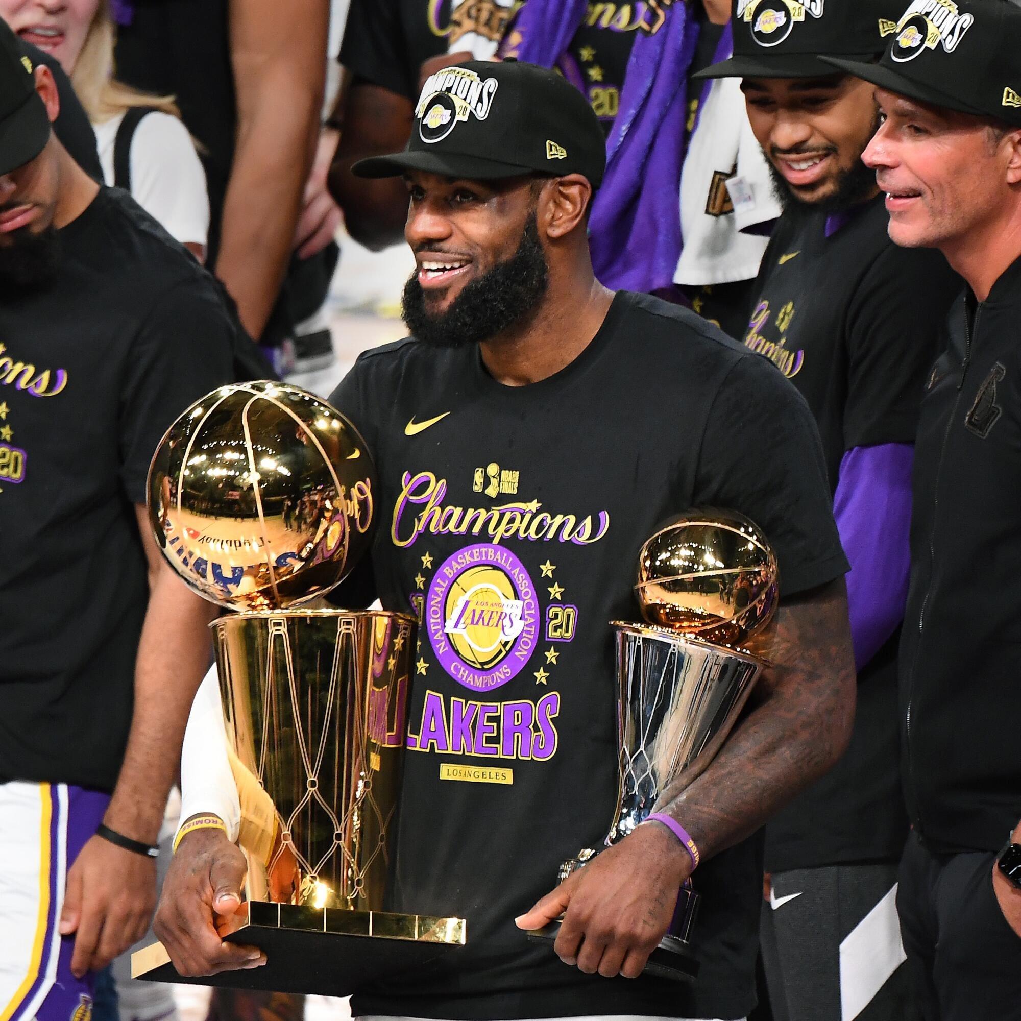 Shams：詹姆斯的湖人生涯即将结束。回骑士吧。NBA