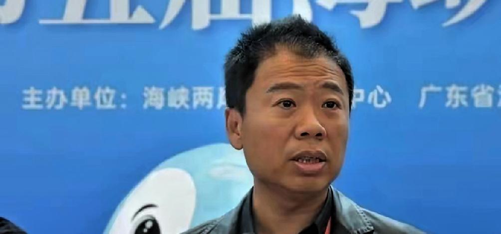 就在刚刚
​​台湾青年联合会理事长何溢诚突然发文表示。
​​他把话挑明了：真要走