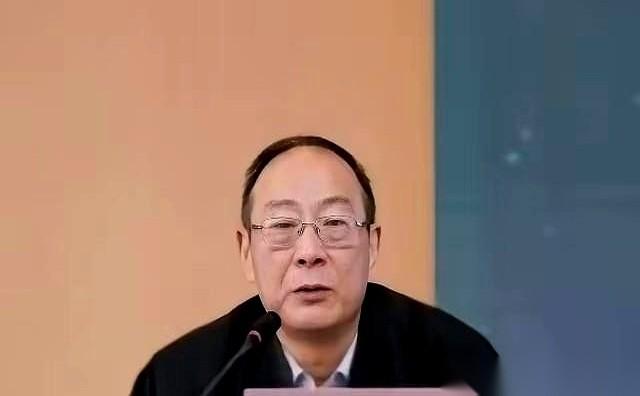 有人说，中国周边的压力，根子不在美国，也不在俄罗斯，而在那20个邻居。
这话有点
