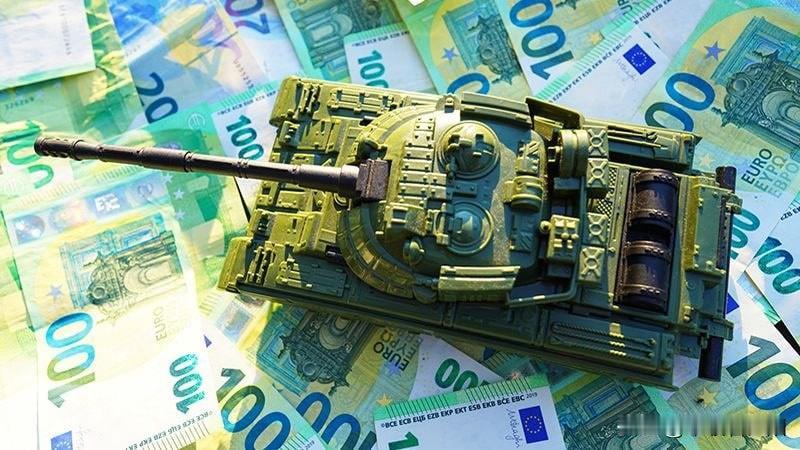 欧盟给乌克兰凑防务钱的事，早跳出“算预算”的范畴了——冻着的俄资产卡着动不了（尤