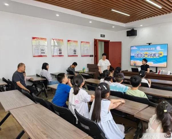 万柏林区缤纷暑期趣相伴！九四社区分龄活动守护少年欢乐假期

7月20日，万柏林区