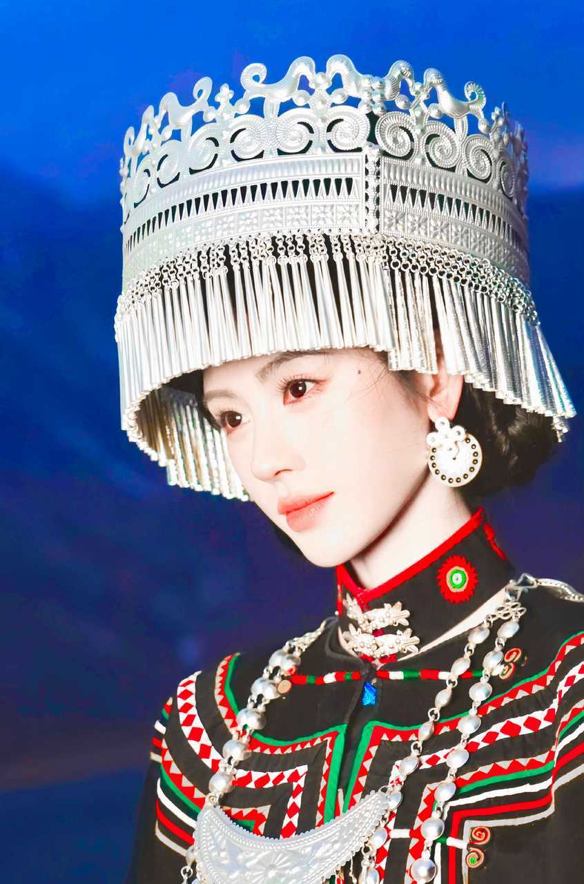 jjy鞠婧祎阿黛 jjy鞠婧祎来战   “路边的野花终比不上玫瑰 我相信只要我努