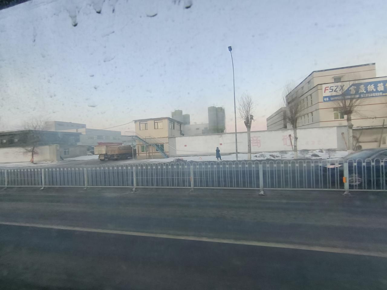 东北振兴要看商砼的消耗量！今年的工程明显销量减少，路过胜利南大街发现专门出售混凝